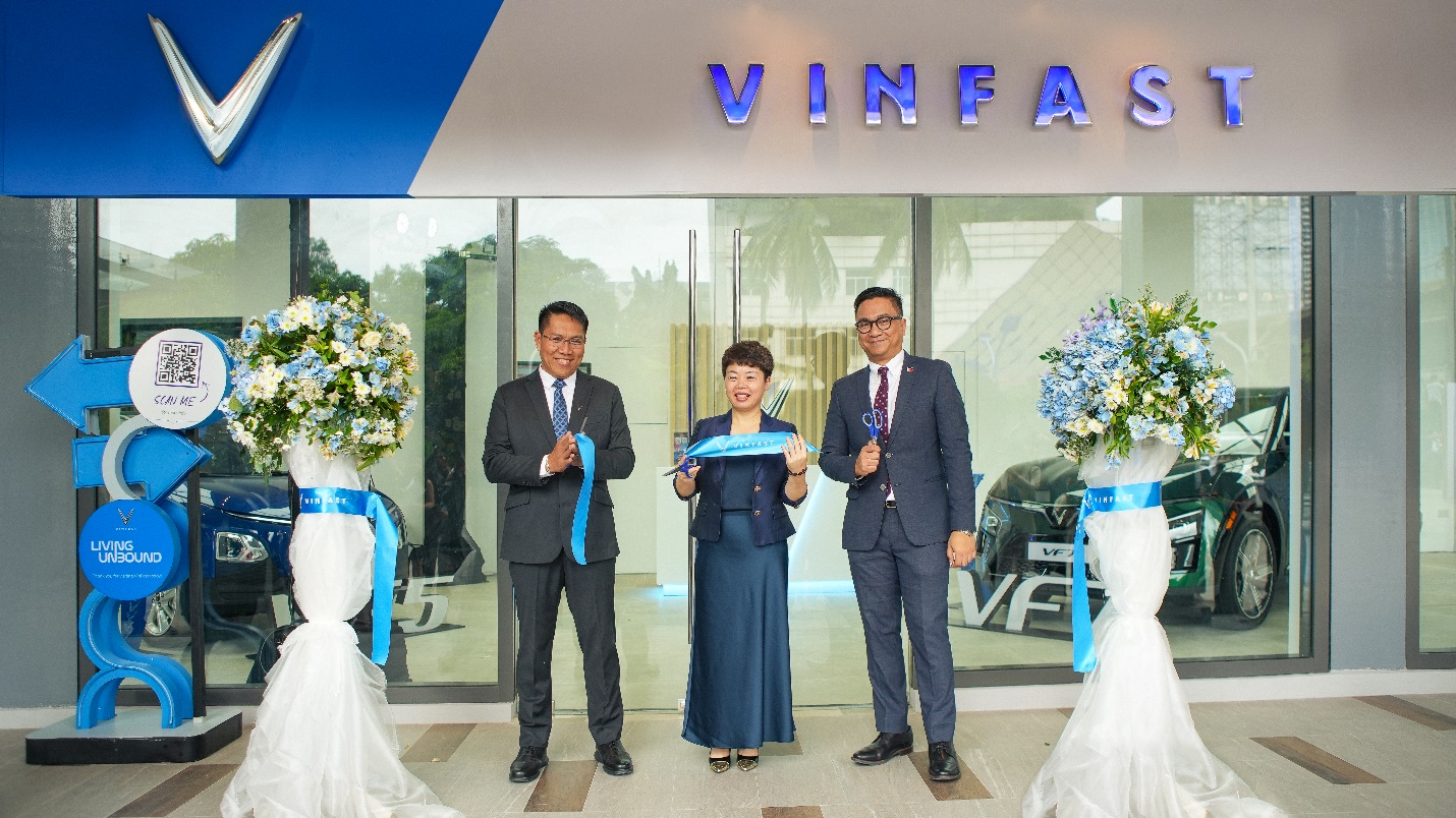 VinFast opens first three dealer showrooms in the Philippines