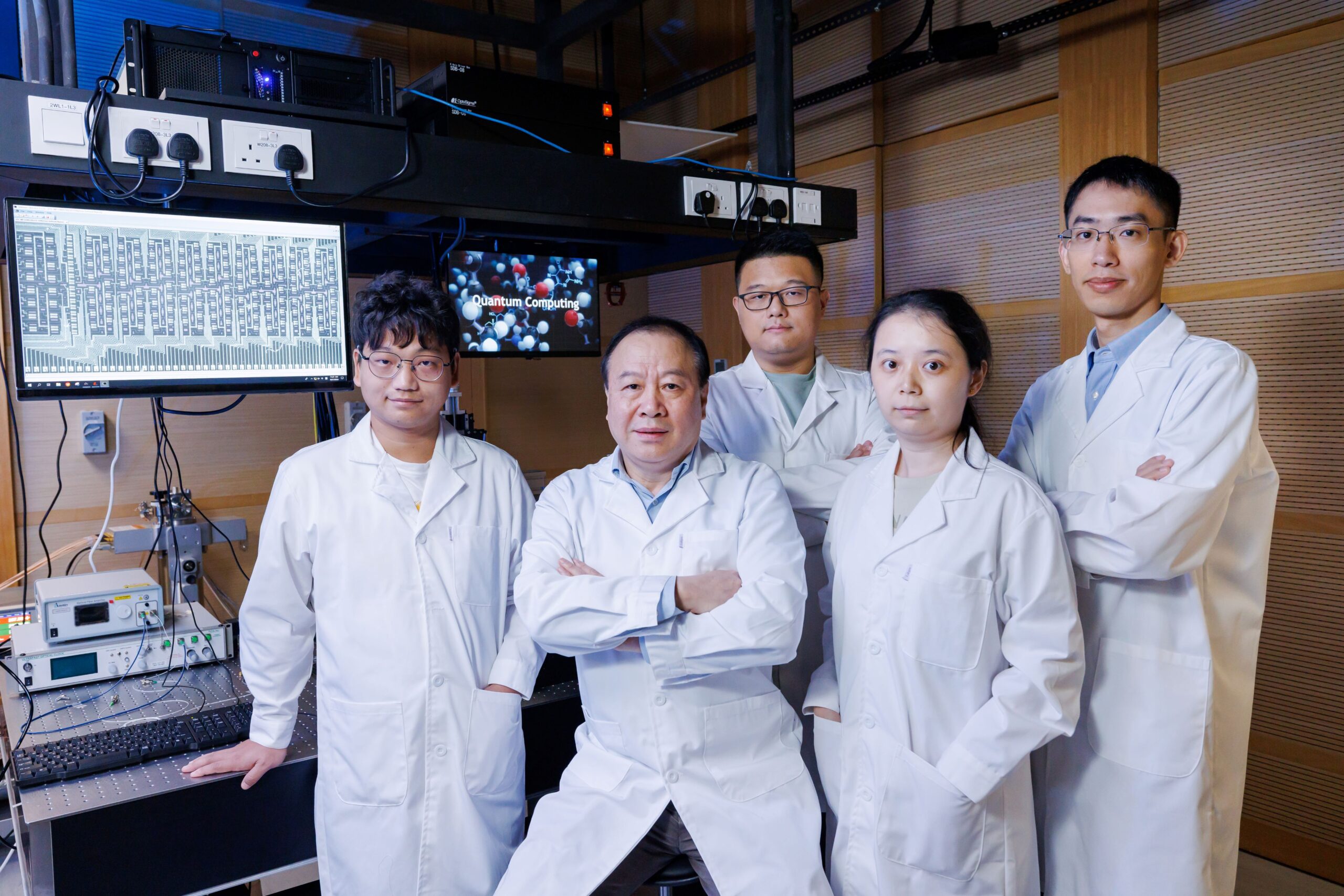 PolyU scientists harness quantum microprocessor chips for revolutionary molecular spectroscopy simulation