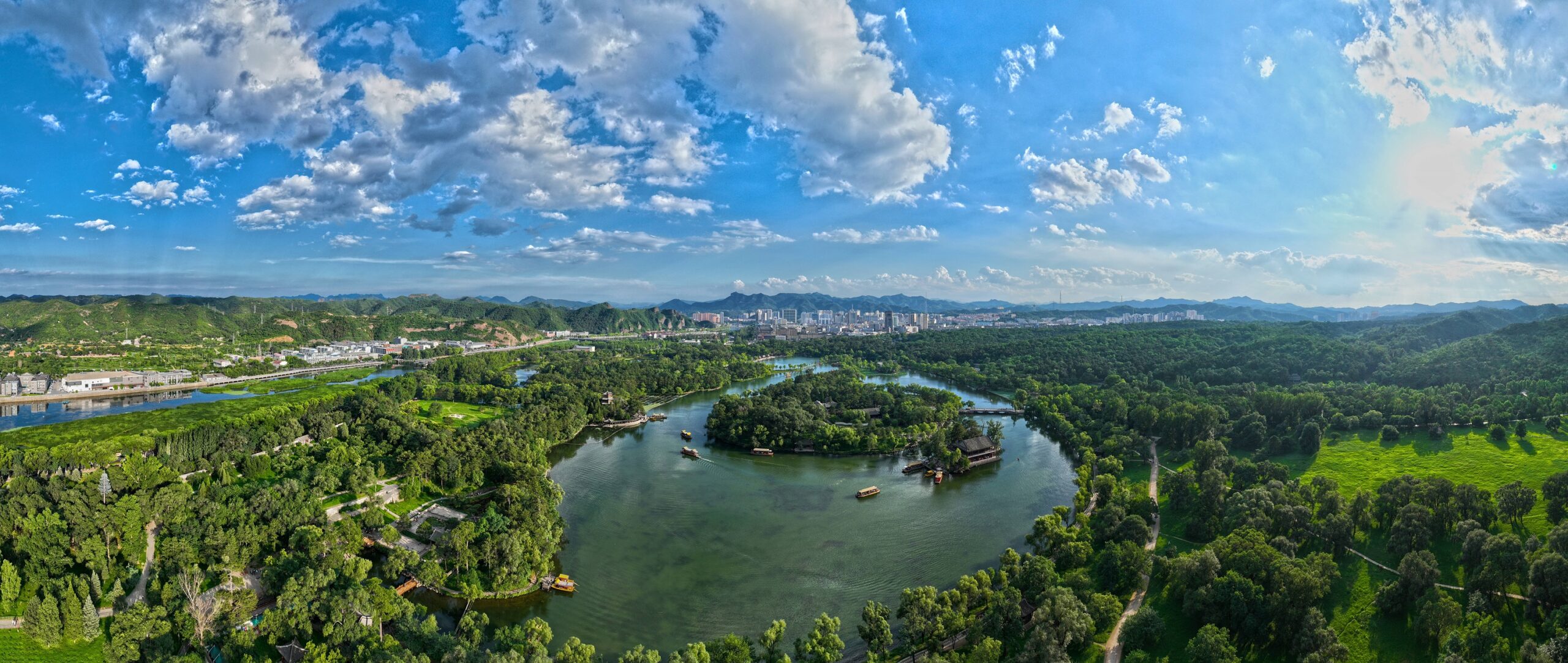 Hebei-Chengde Hosts “Coordinated Development of the Beijing-Tianjin-Hebei Region” 10th Anniversary Series Special Exhibition