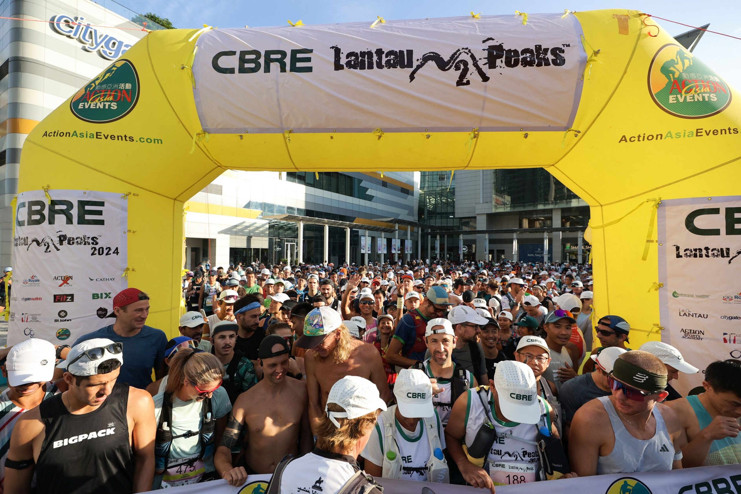 Season Opener – CBRE Lantau 2 Peaks: Chan overcomes leg cramps to take overall Mens while Zhu says the watermelon saved her and helped with her victory