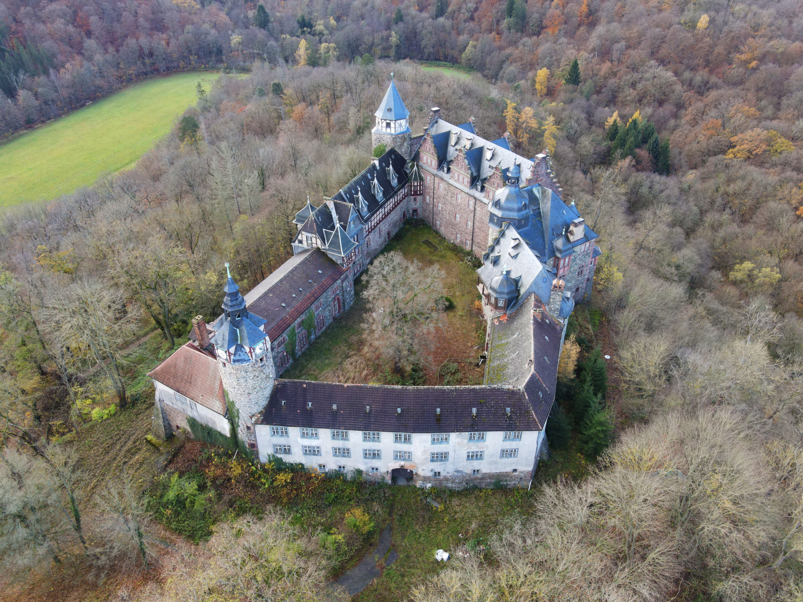 Rammelburg Castle as a potential residence for Elon Musk – invitation to visit